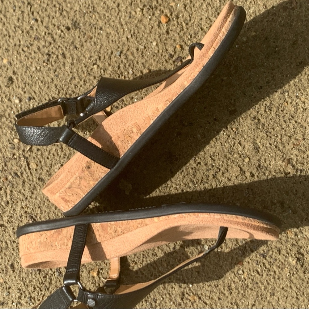 Vionic Black Leather Kirra II Wedge Thong Sandal Womens Size 7 - Picture 2 of 4